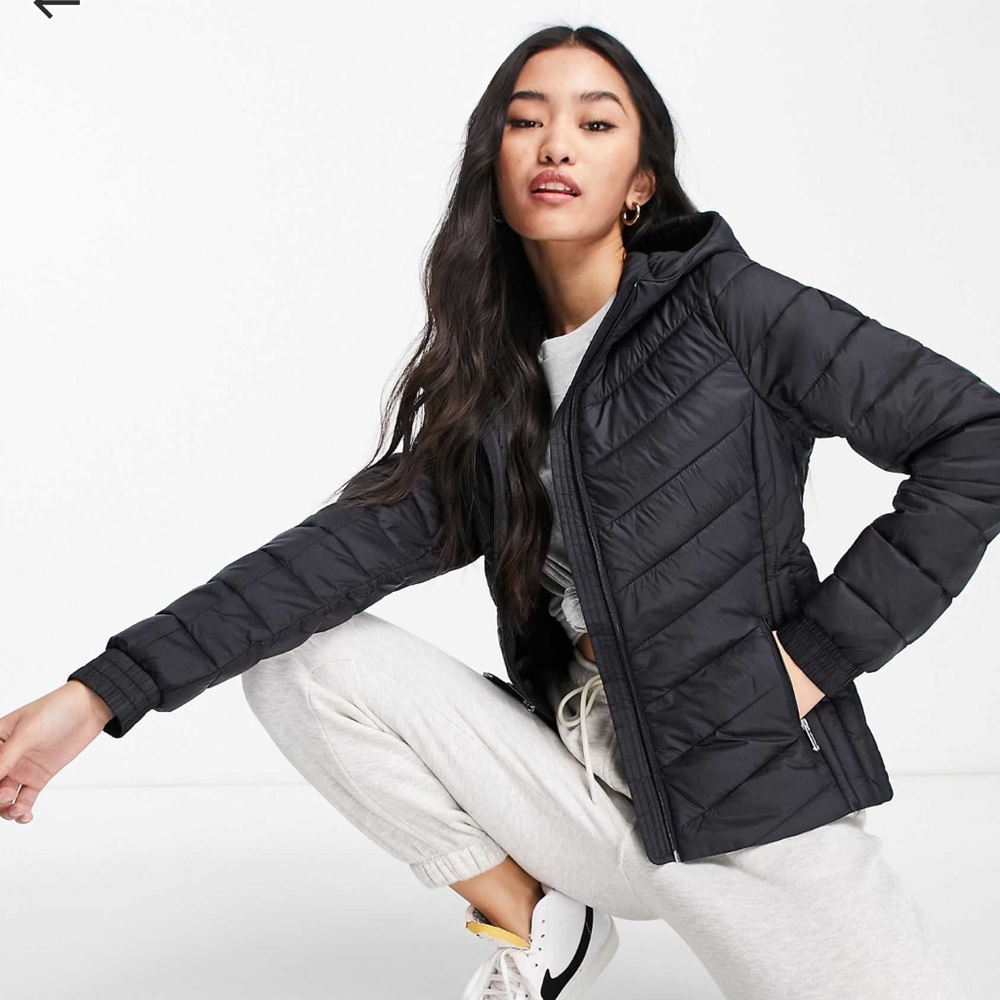 Hollister light weight padded coat in black
